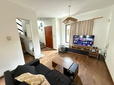 Depto Tipo Casa 5 ambientes con 1 baño