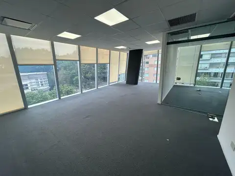 Oficina en Venta con 2 cocheras