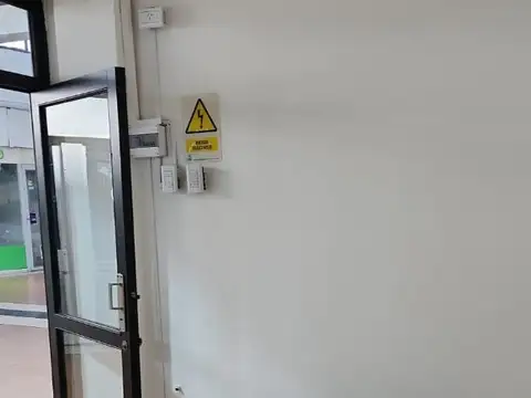 Local en Alquiler en Lanús Este, $ 380.000