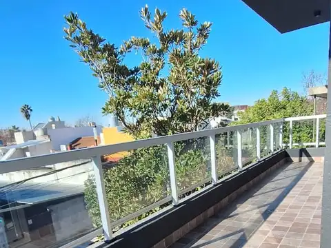 VERSALLES.ECHENAGUCIA al 1200. A ESTRENAR 3 AMB. 2DO PISO AL FTE. ALTA CALIDAD BALCON Y AMPLIA TERRAZA