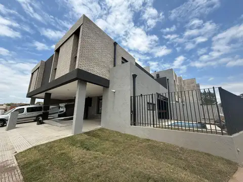 Casa en Venta en Countries y Barrios Cerrados en Cordoba Capital, USD 275.000