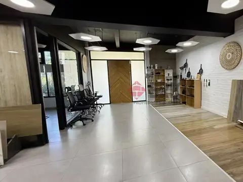 Oficina 5 ambientes con 4 baños