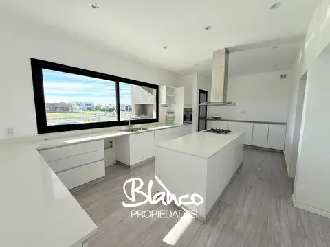 Casa en Alquiler al Sur