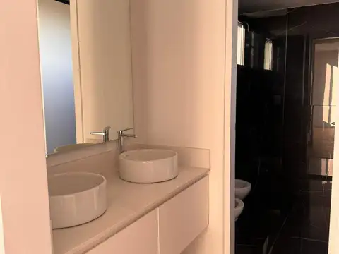 EN VENTA CASA 4 DORMITORIOS + PLAYROOM