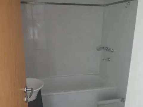 AMPLIO MONOAMBIENTE EN ALQUILER!