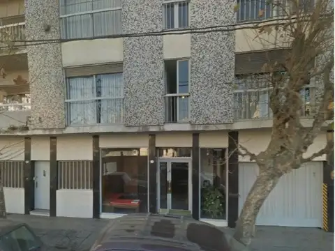 *DEPTO. 3 AMB. AL CONTRAFRENTE  *LIVING COMEDOR, COCINA, BAÑO COMPLETO Y 2 DORMITORIOS