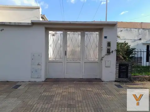 Depto Tipo Casa en Alquiler en La Plata, $ 580.000