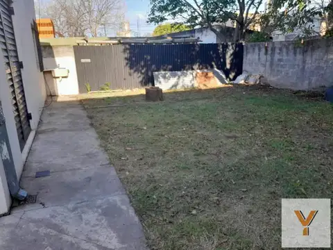Depto Tipo Casa en Alquiler de 1 dormitorio