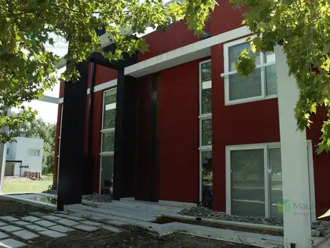 Casa 6 ambientes con 3 baños