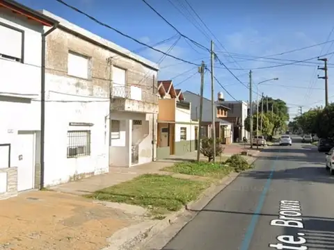 OPORTUNIDAD  3 DEPARTAMENTOS EN PH A REMODELAR EN RAMOS MEJÍA,  2 PLANTAS 240m2, JARDIN Y TERRAZA,