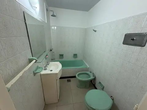 Alquiler PH de 3 ambientes con patio en Wilde