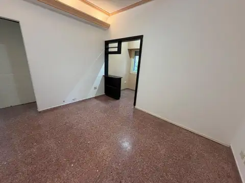 Alquiler PH de 3 ambientes con patio en Wilde