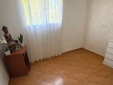 Casa en Alquiler con 1 cochera