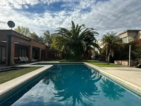 CASA EN VENTA4 HABITACIONES BARRIO CLUB EL CARMEN