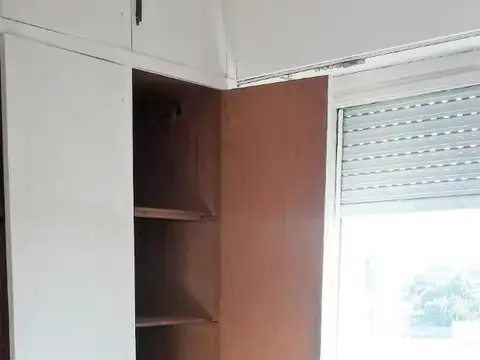 DEPARTAMENTO EN VENTA DE 2 AMBIENTES AL FRENTE CON BALCON