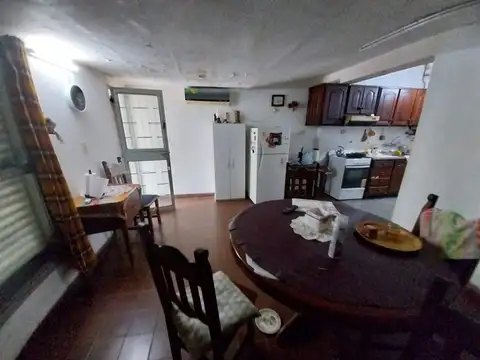 Casa 4 ambientes con 1 baño