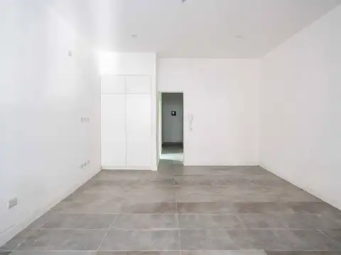 Luis Maria Campos 1100, Piso 1