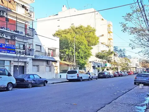 Exc. Dto. 3Amb. C/Patio, Balcón. C/ascensor C/ Cochera