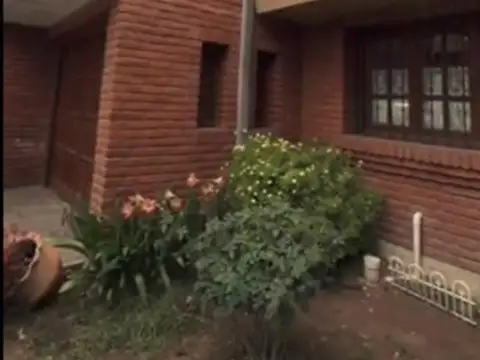 Exc Casa 3 Dor Vta Gge/qcho/esc/jard Carolinos Al 300