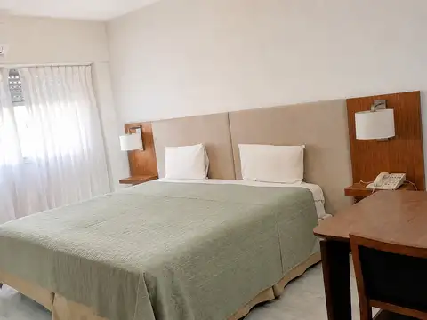 Esmeralda 900, Piso 7