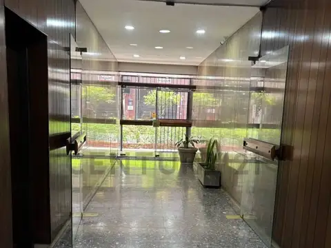 Oficina 4 ambientes con 2 baños