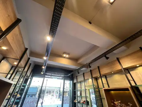 VENTA LOCAL COMERCIAL + DEPARTAMENTO CALLE 8 ENTRE 48 Y 49  LA PLATA