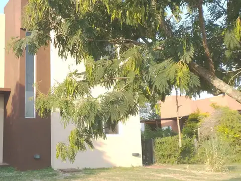 Casa en venta - 3 Dormitorios 2 Baños - 900Mts2 - Nordelta