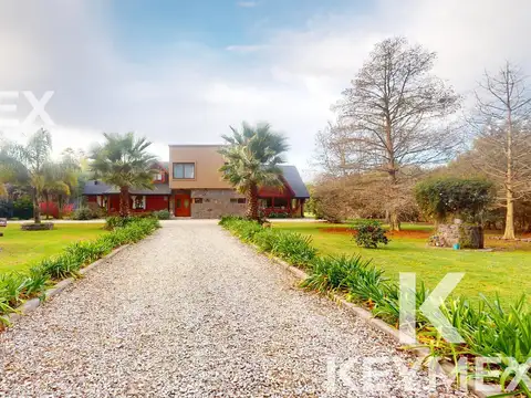 Casa 8 ambientes con 4 baños