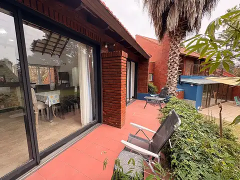CASA EN VENTA 5 AMB C/PQUE. Y PILETA EL PARAÍSO