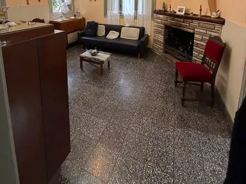Casa 2 ambientes con 2 baños