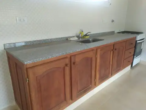 Casa 2 ambientes con 1 baño