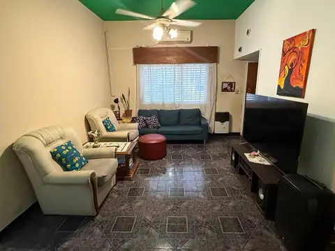 Casa 4 ambientes con 1 baño