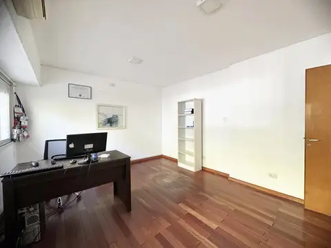 Casa 6 ambientes con 2 baños