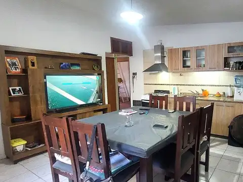 Casa en Venta con 3 cocheras