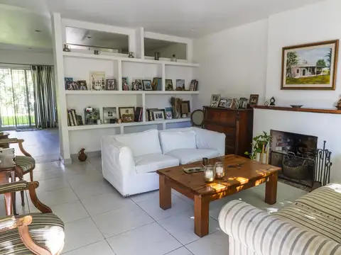 Depto Tipo Casa en Venta en San Isidro Centro, USD 250.000