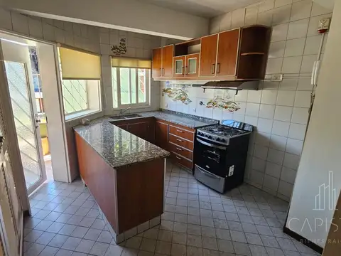 Moderno Ph 3 Ambientes con balcón doble piso con doble altura