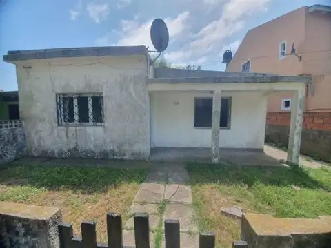 Casa en venta - 1 Dormitorio 1 Baño - 350Mts2 - Mar de Ajó