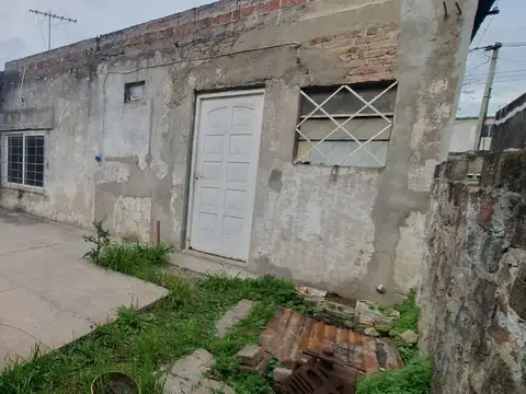 Casa para 2 familias en Isidro Casanova