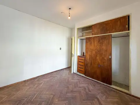 Casa al frente de 2 dormitorios con 2 baños y terraza en Pichincha
