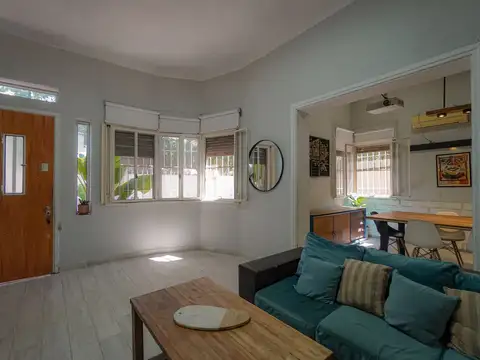 Casa 6 ambientes con 2 baños