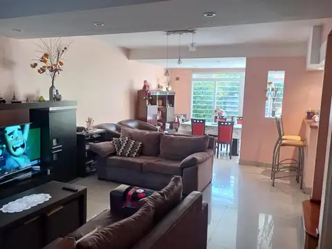 Depto Tipo Casa en Venta de 3 dormitorios