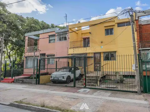 VENTA CASA 3 DORM COCHERA + APTO 2 DORM EN MALVIN