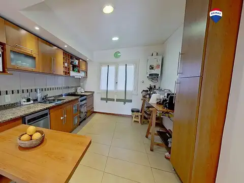 Casa 5 ambientes con 3 baños