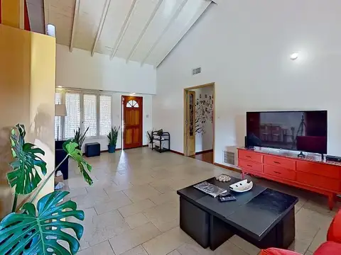 Venta Casa Ciudad Evita 4 dormitorios  Pileta