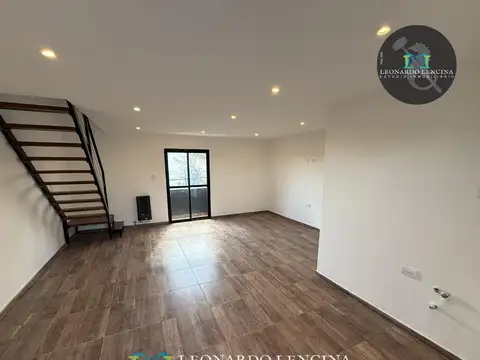 Depto Tipo Casa en Venta de 3 ambientes