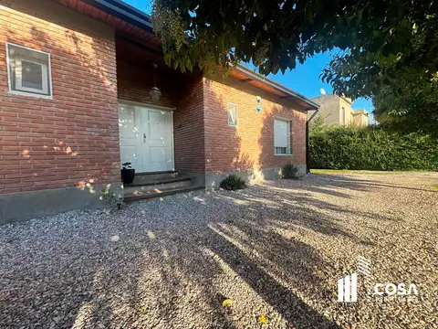 Venta Casa 3 dormitorios con jardín parquizado y piscina Pucara Los Búhos Barrio Privado Roldán