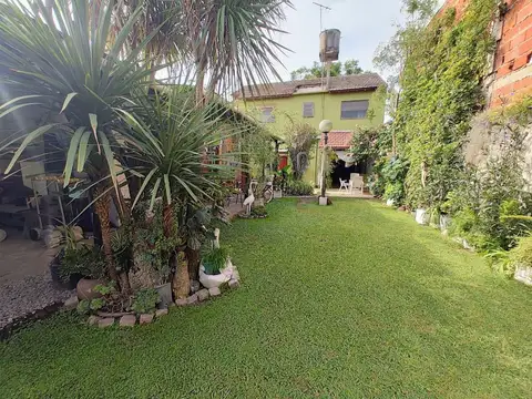 CASA VENTA 3 AMBIENTES CON JARDIN ADOLFO SORDEAUX
