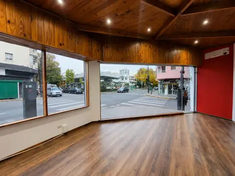ALQUILER LOCAL COMERCIAL EN ESQUINA