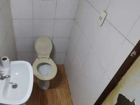 Local en Alquiler en Sarandi, $ 350.000