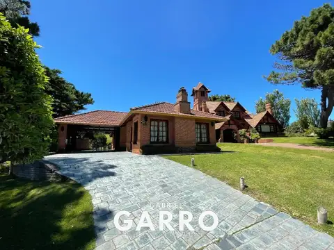 Chalet para 10 personas a dos cuadras del Mar. Pinamar Norte